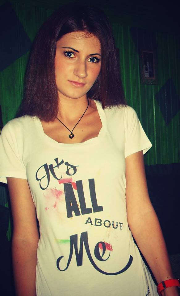 Feel Unique Facebook T-Shirt App: project image 5